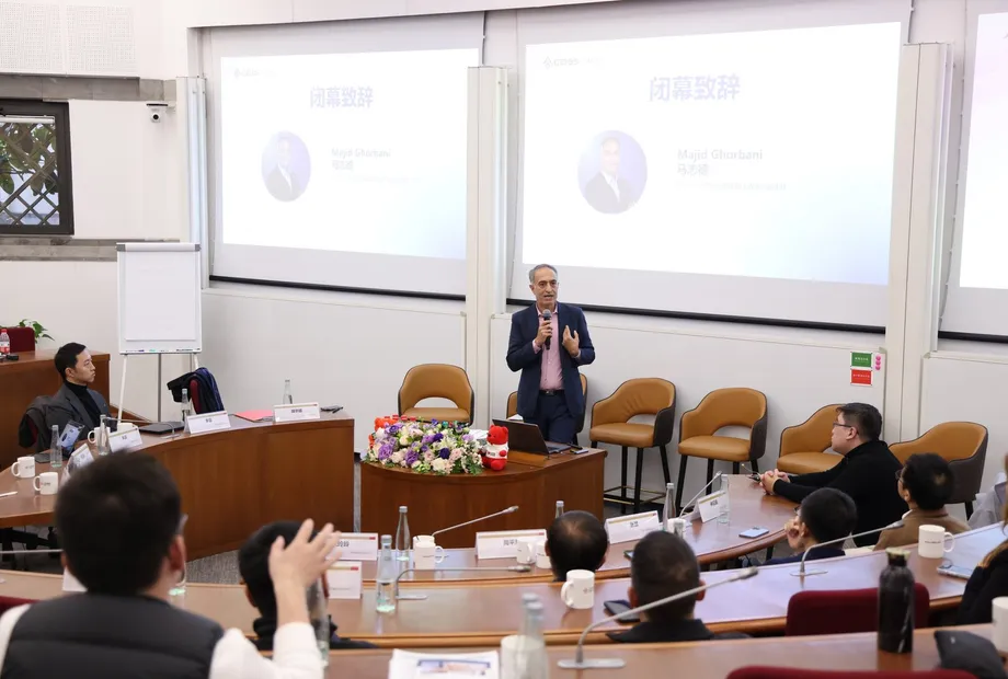 CEIBS SME M&A and succession roundtable discussion.