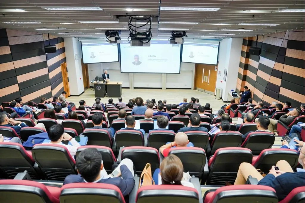 K. O. Chia speaking at the HKUST-IESE ETA Summit.